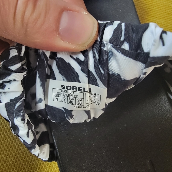 Sorel, Roaming Two Sandal, Size 9, Black & Whitw - Picture 4 of 4